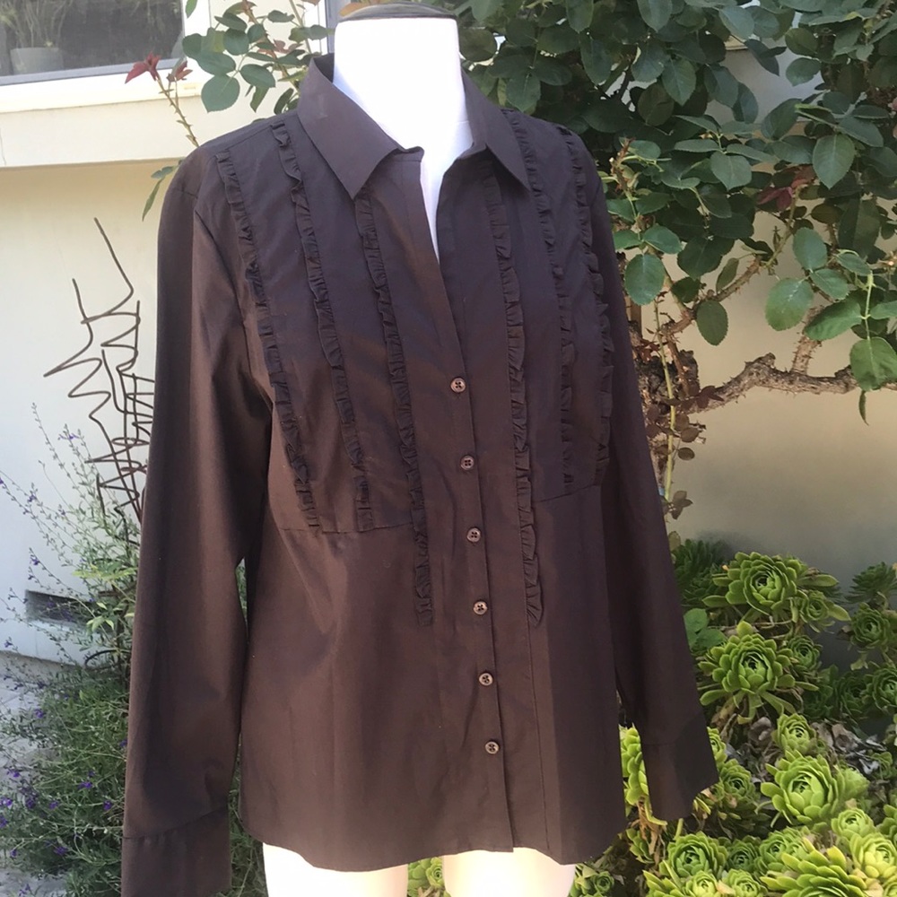 Ann Taylor NWT crisp tuxedo style button down